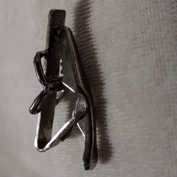 Vintage Men's Unique Buckle Style Tie Stay Silver 1.25" - Picture 2 of 3